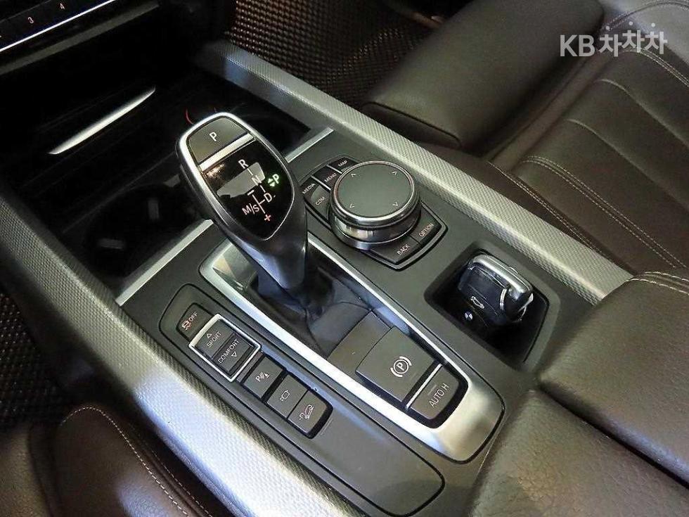 BMW X5 — miniaturë 12