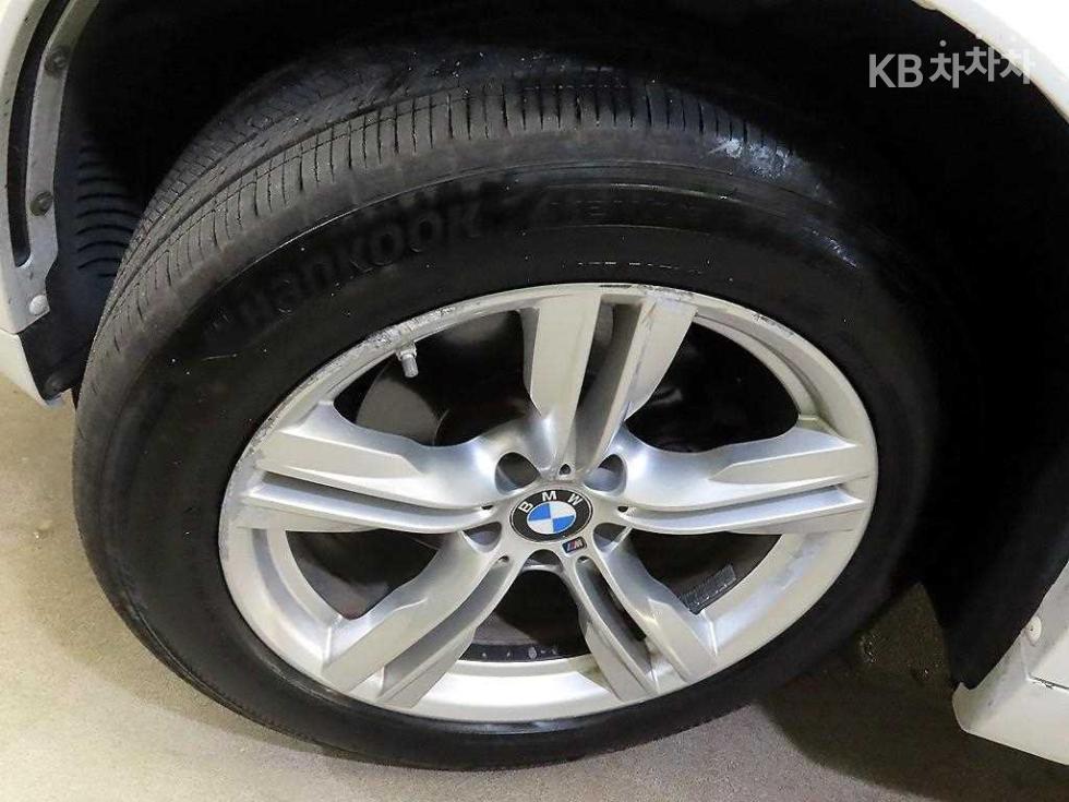 BMW X5 — miniaturë 20