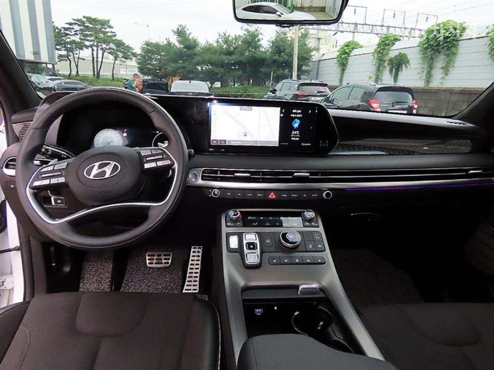 2024 Hyundai Used Car photo