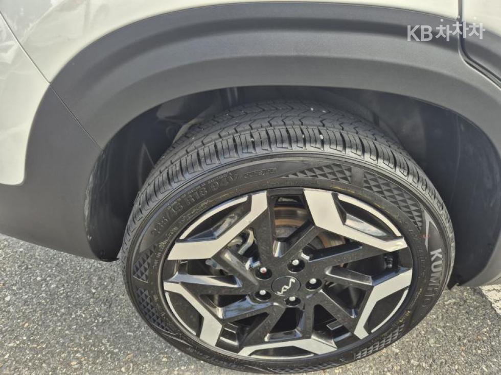 Kia Seltos — miniaturë 11