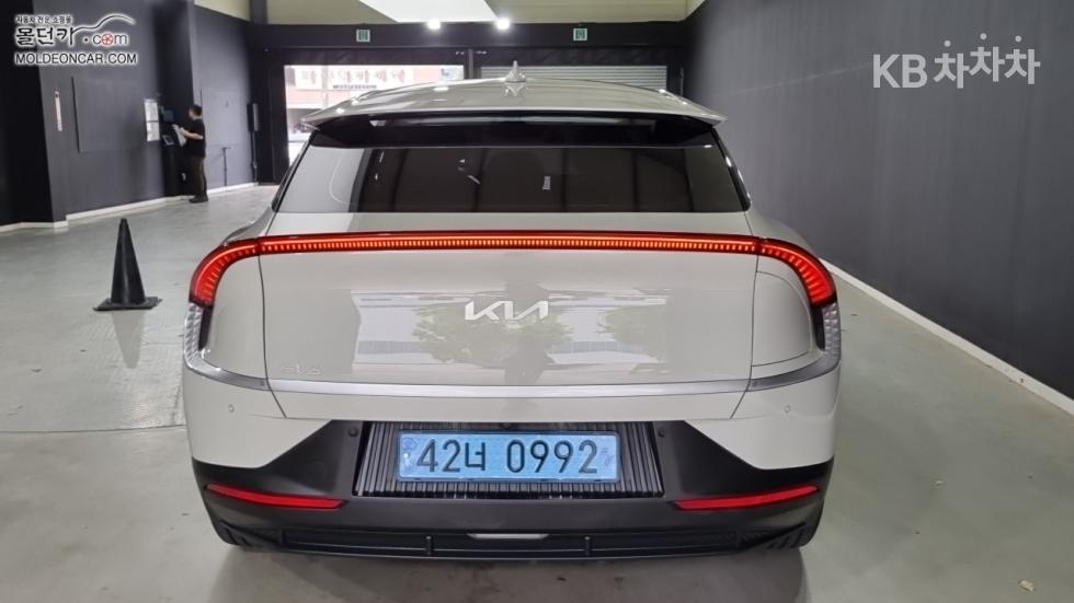 Kia EV6 — miniaturë 4