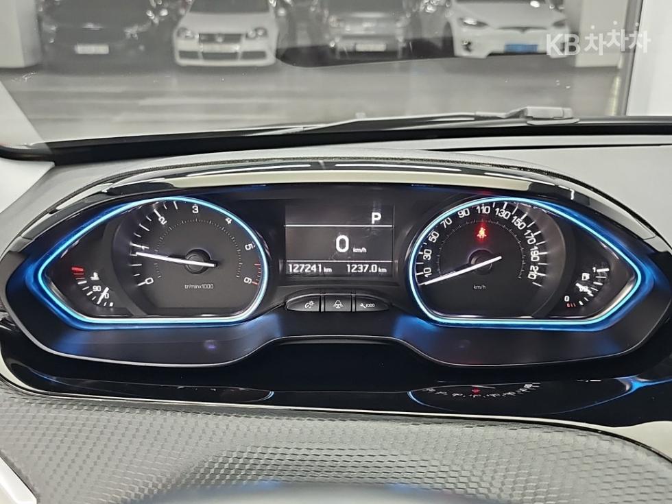 Peugeot 2008 — miniaturë 6