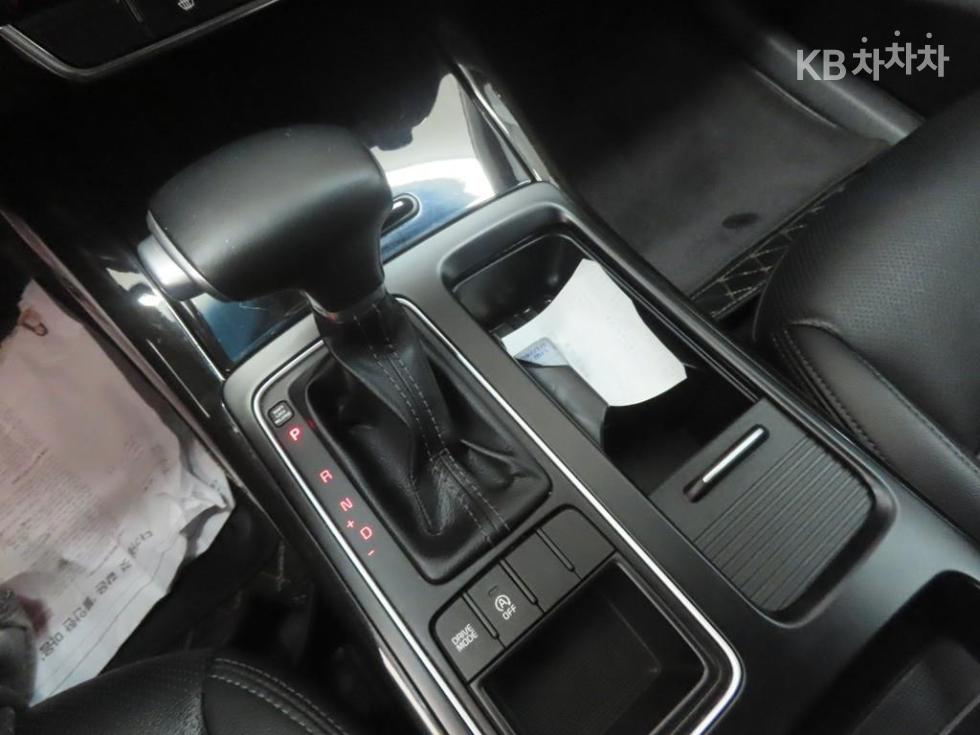 Kia Sorento — miniaturë 13