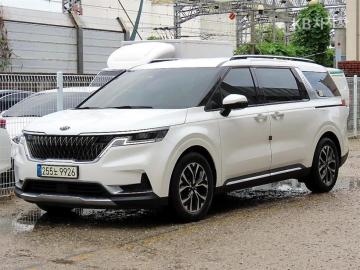Kia Carnival Gasoline 9-Seater Signature — foto 1