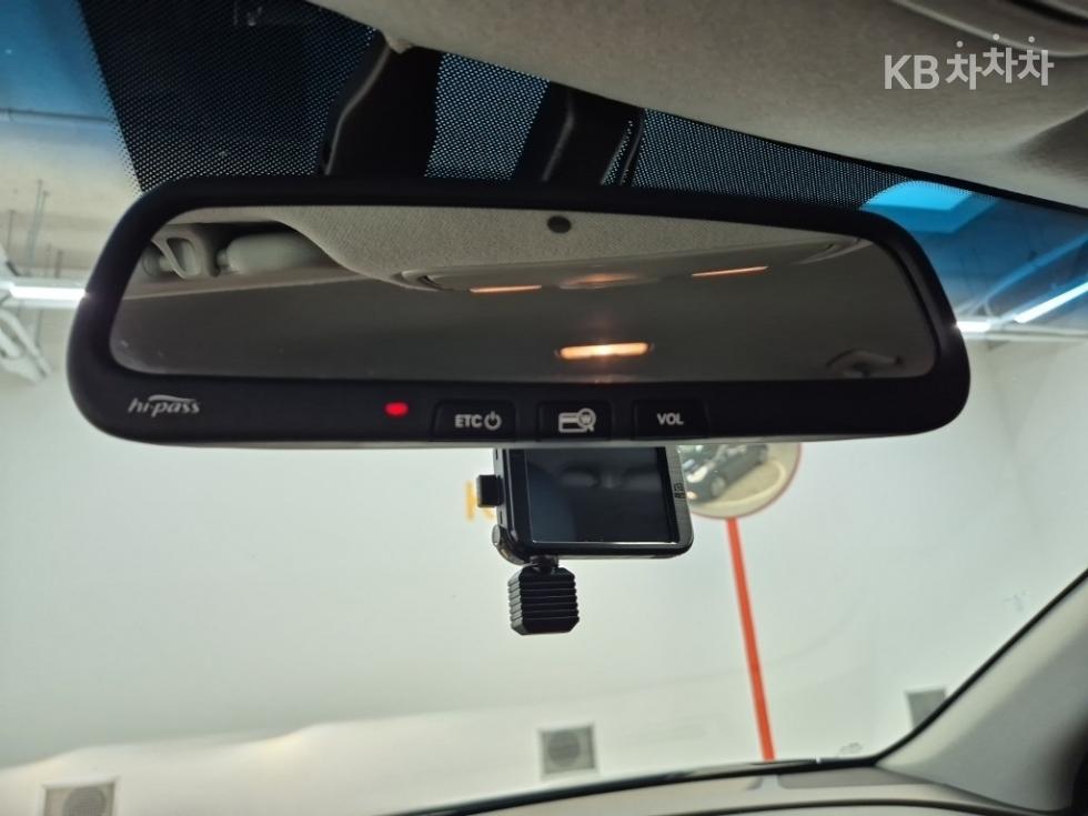 Kia Niro — miniaturë 16