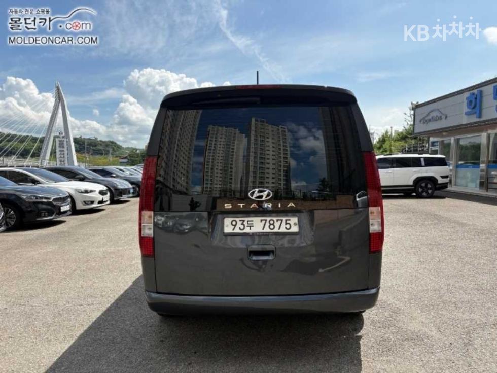 Hyundai Staria — miniaturë 7
