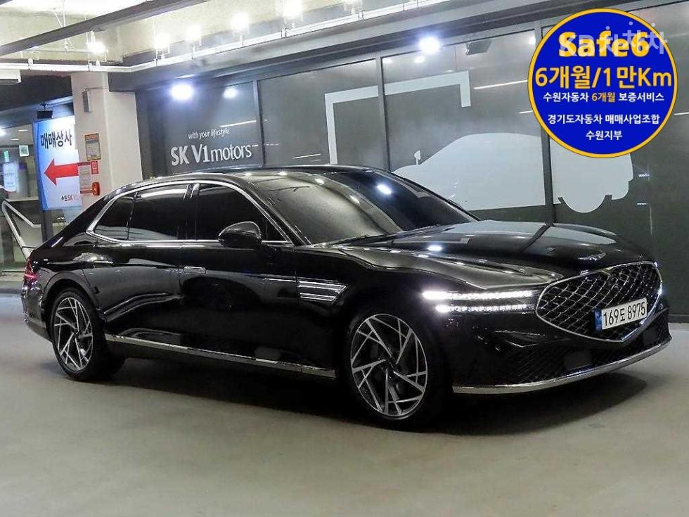 Genesis G90