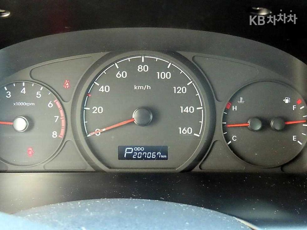 Hyundai Starex — miniaturë 10