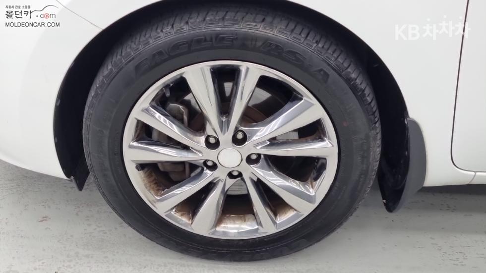 Kia Carnival — miniaturë 6