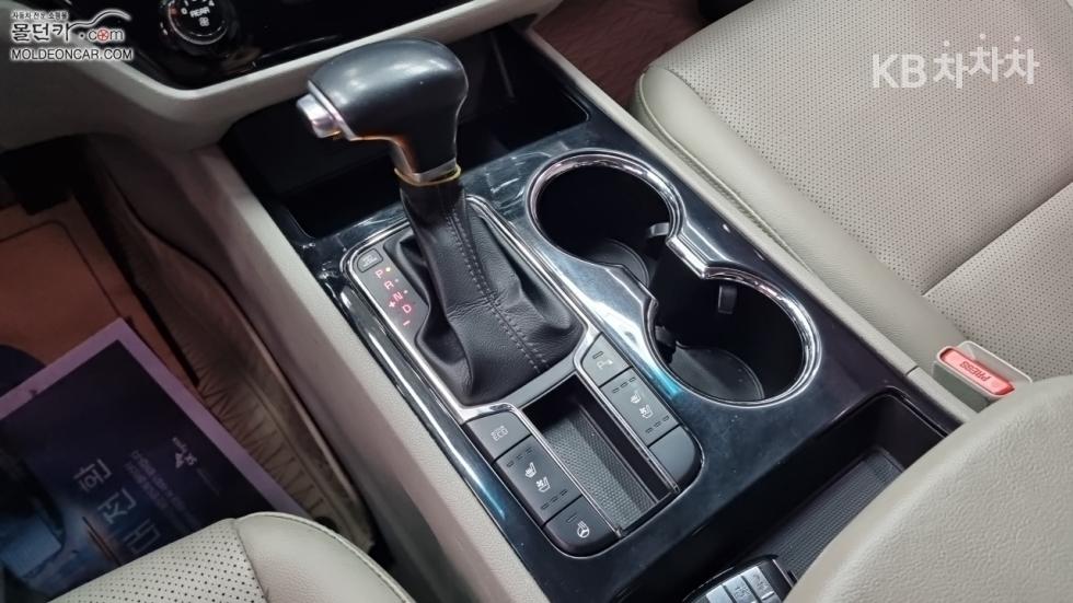 Kia Carnival — miniaturë 14