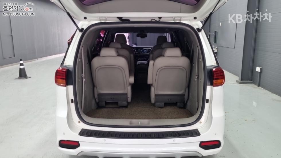 Kia Carnival — miniaturë 18