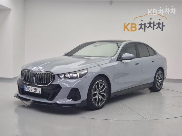 BMW 5er 523d xDrive M Sport — foto 1