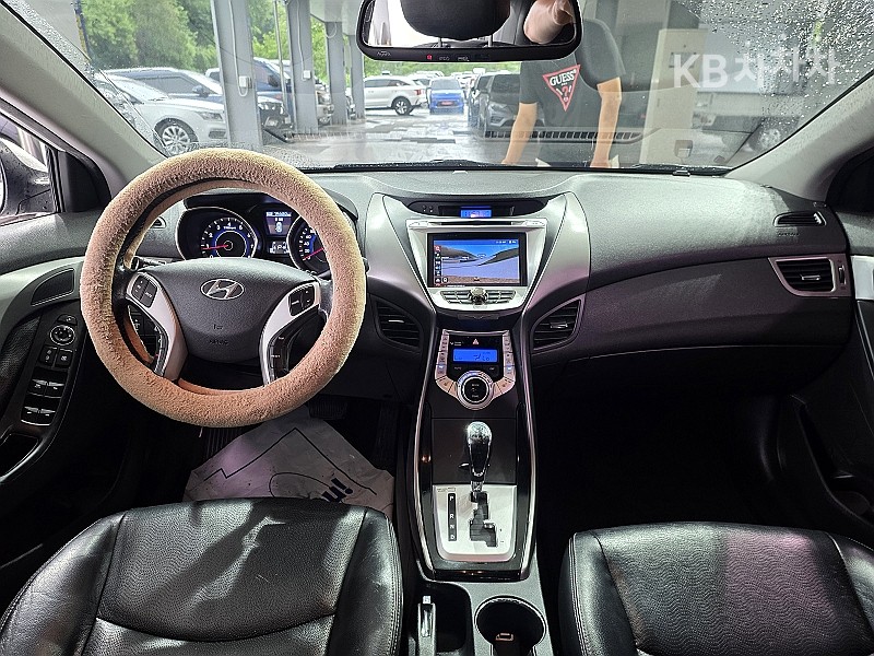 Hyundai Avante — miniaturë 7