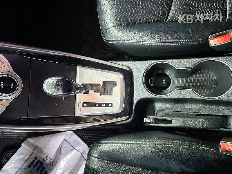 Hyundai Avante — miniaturë 14