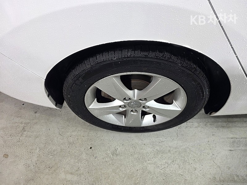 Hyundai Avante — miniaturë 17