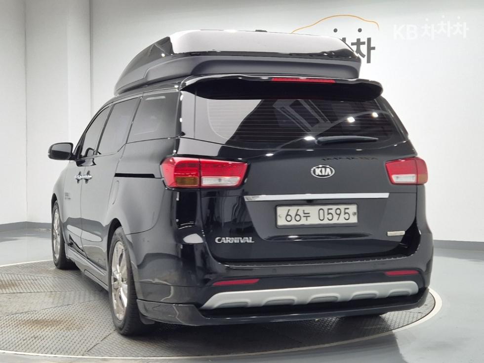 Kia Carnival — miniaturë 2
