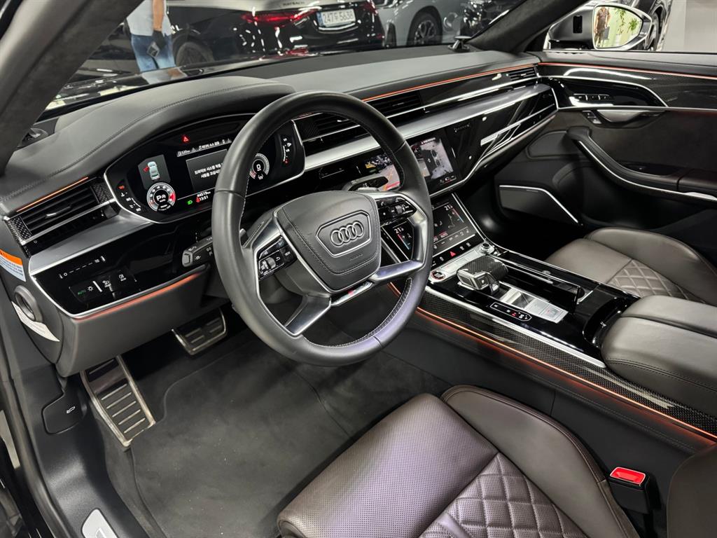 Audi S8 — miniaturë 5