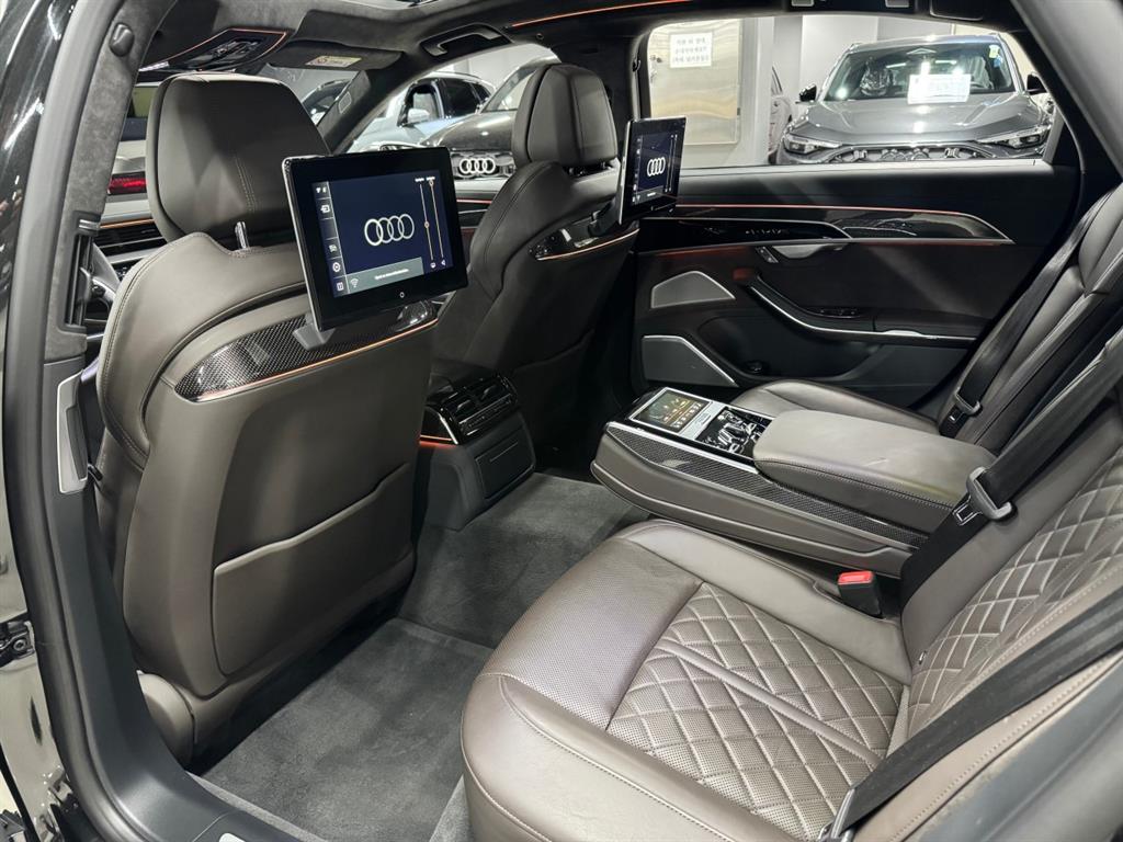 Audi S8 — miniaturë 12