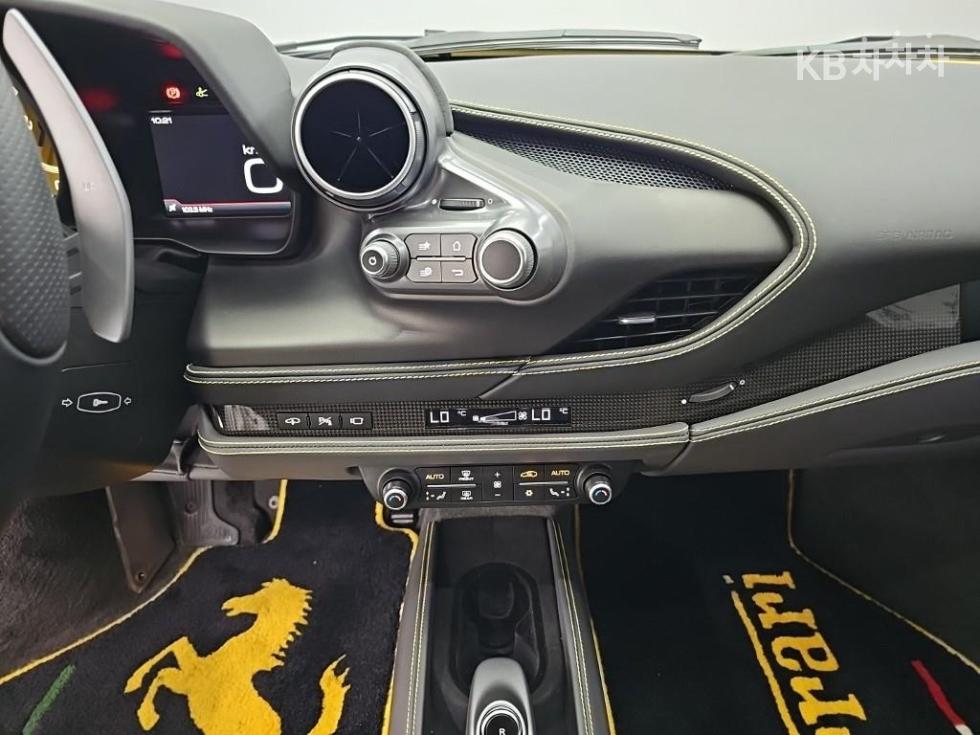 Ferrari F8 Tributo — miniaturë 10