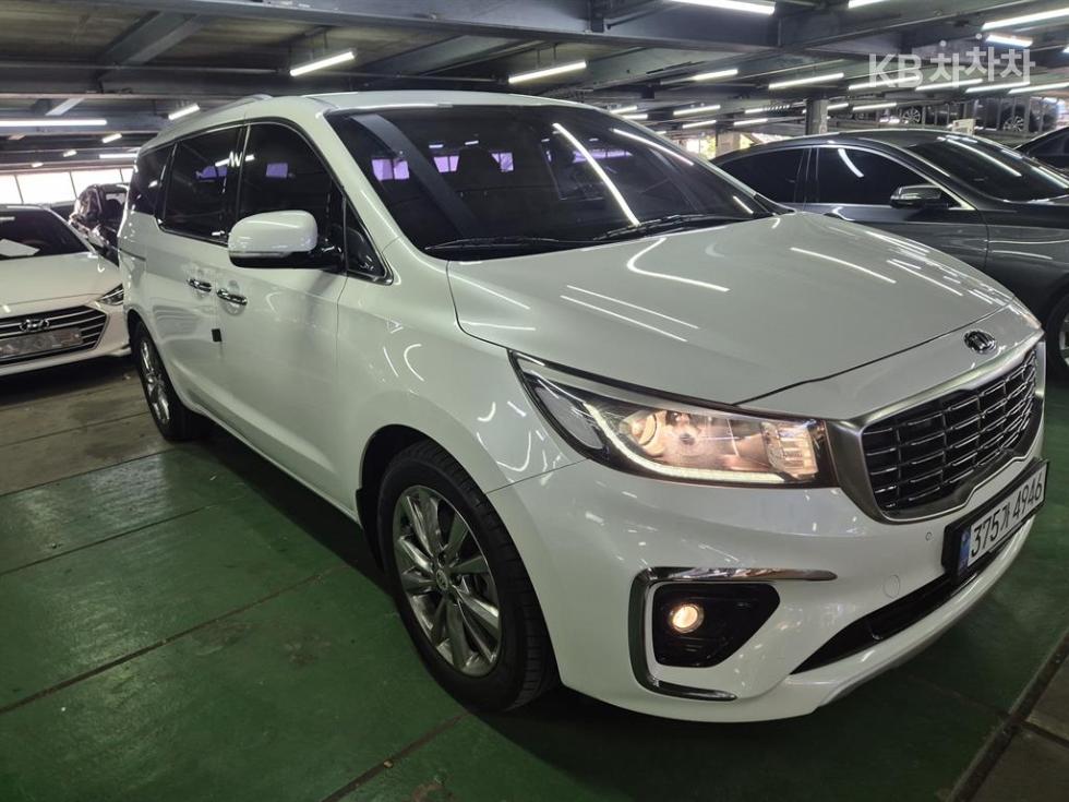 Kia Carnival — miniaturë 3