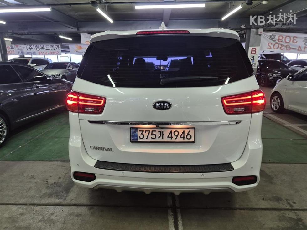 Kia Carnival — miniaturë 5