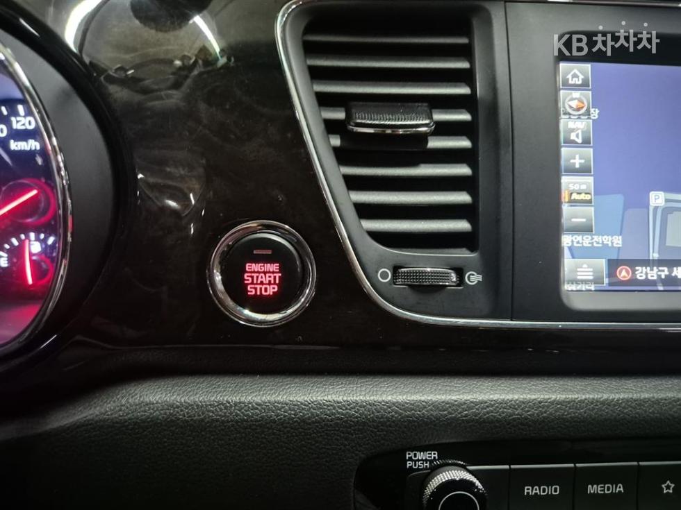 Kia Carnival — miniaturë 13