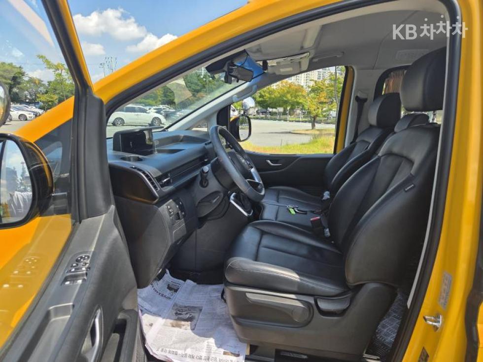 Hyundai Staria — miniaturë 17