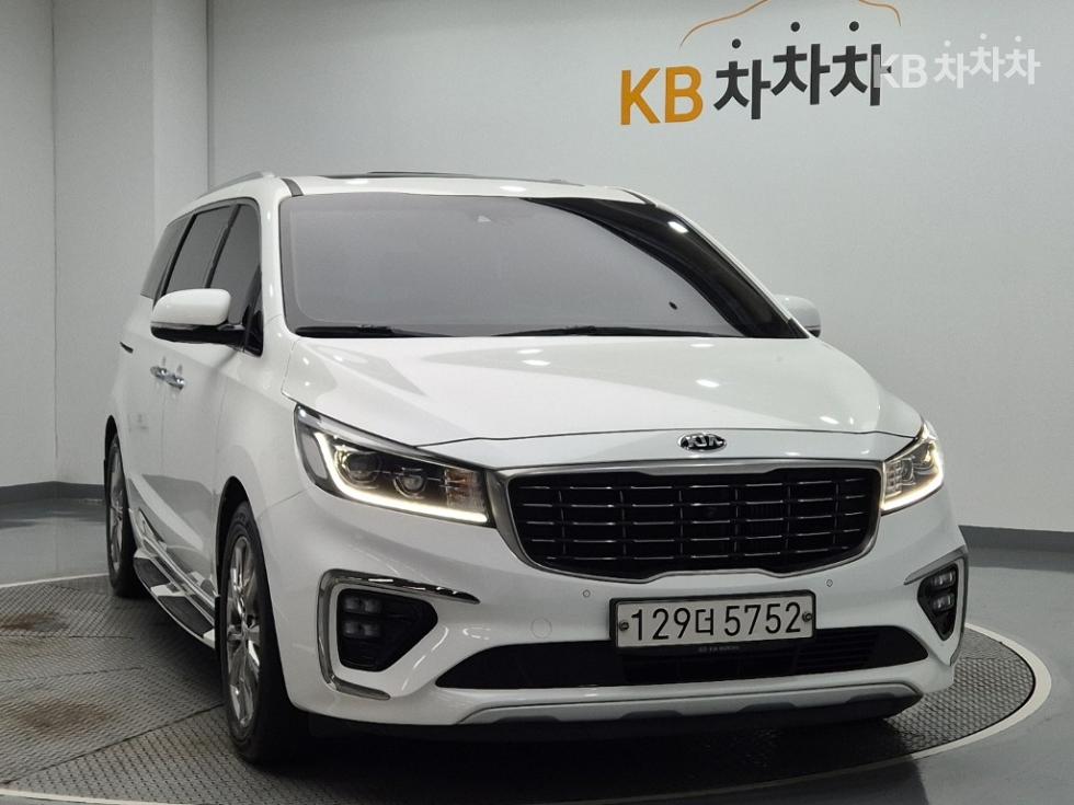 Kia Carnival — miniaturë 4