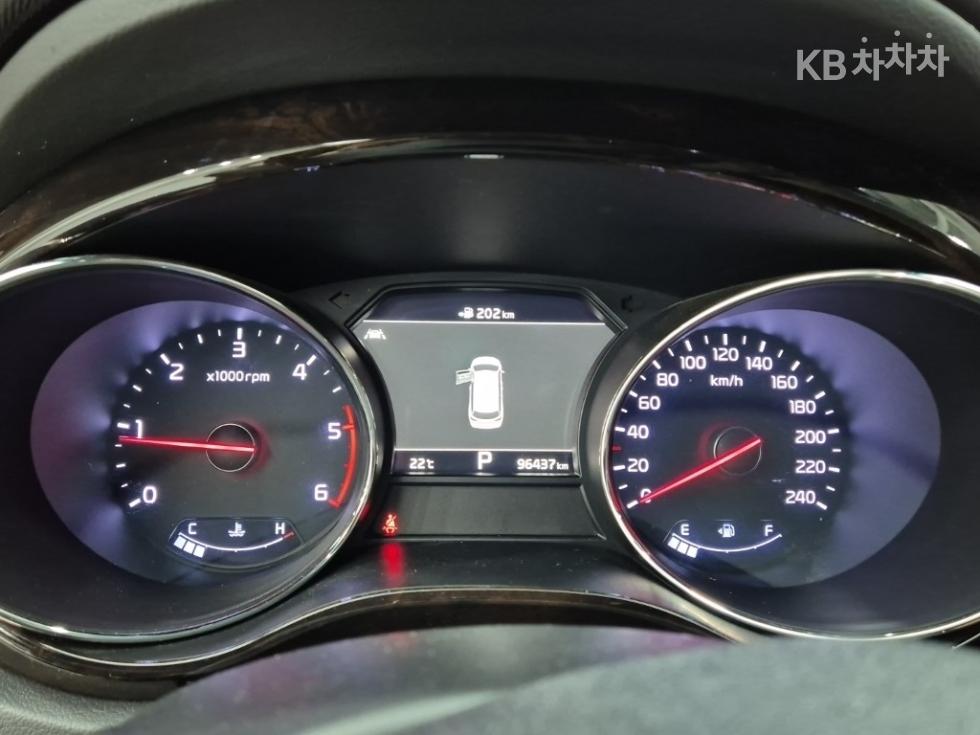 Kia Carnival — miniaturë 6