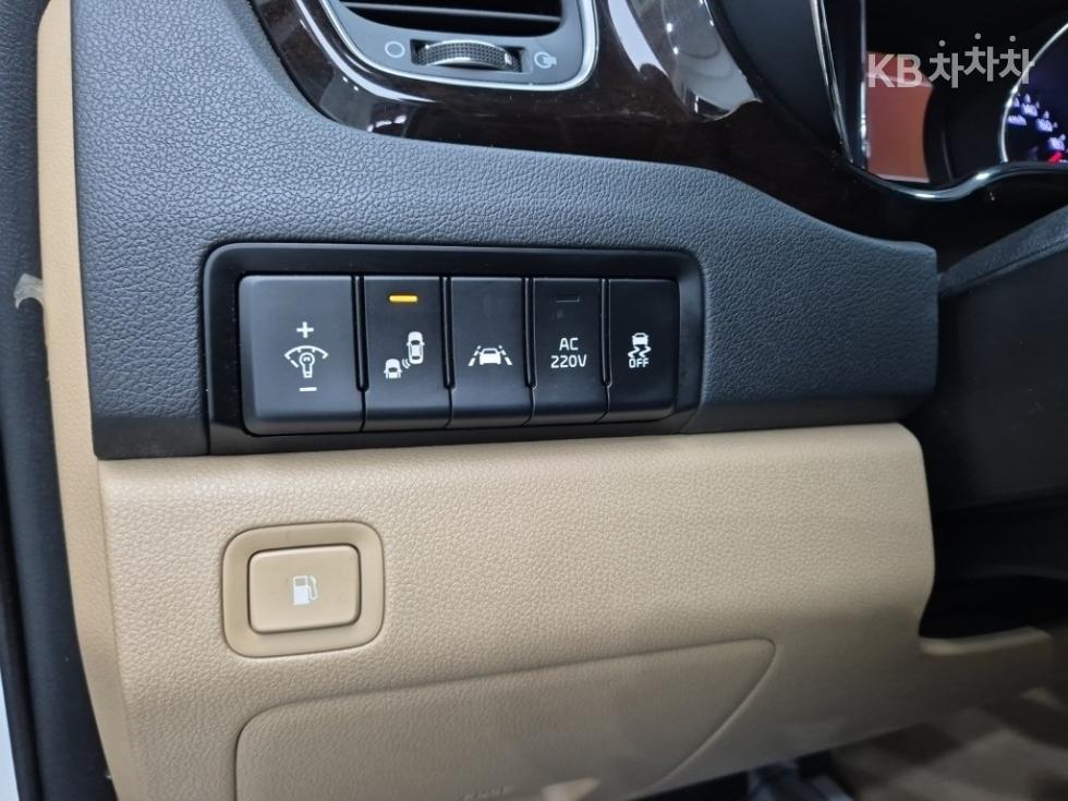 Kia Carnival — miniaturë 18