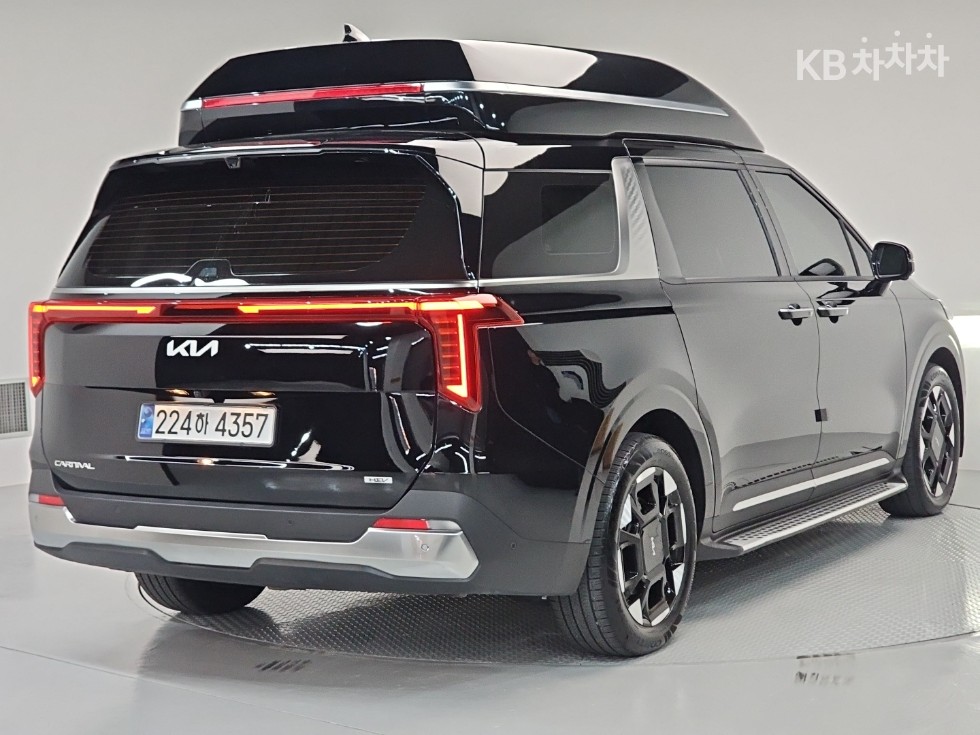Kia Carnival — miniaturë 4