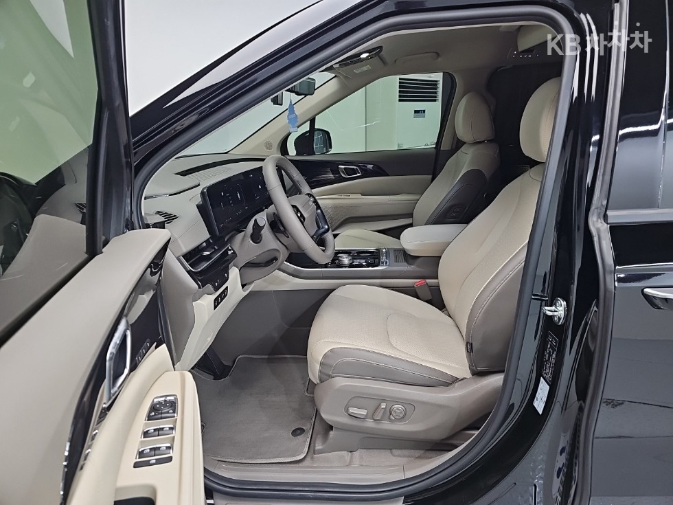 Kia Carnival — miniaturë 16