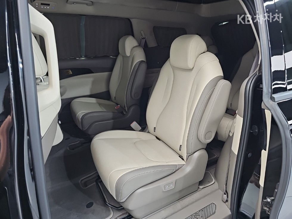 Kia Carnival — miniaturë 19