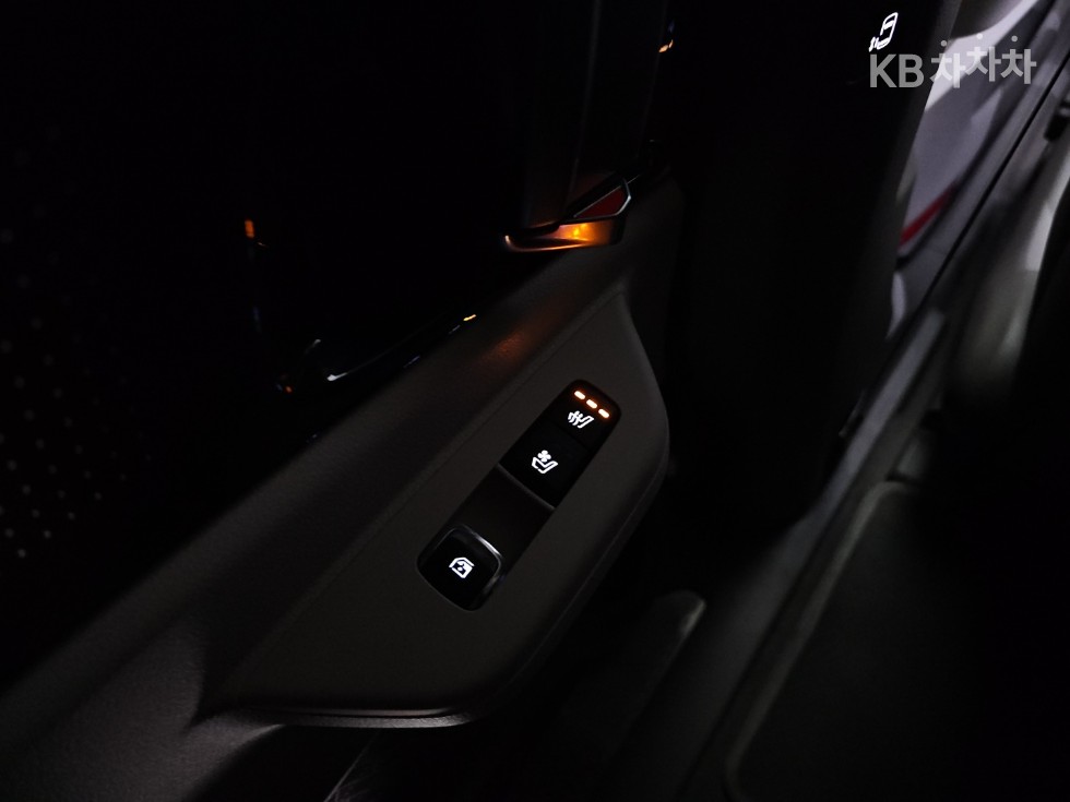 Kia Carnival — miniaturë 20