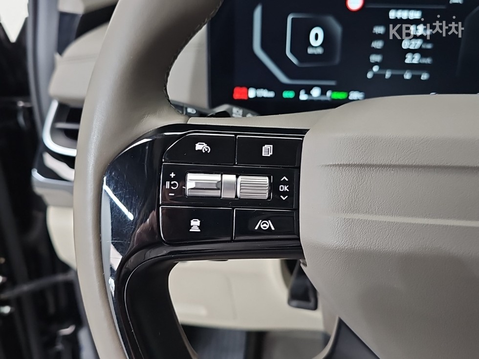 Kia Carnival — miniaturë 10