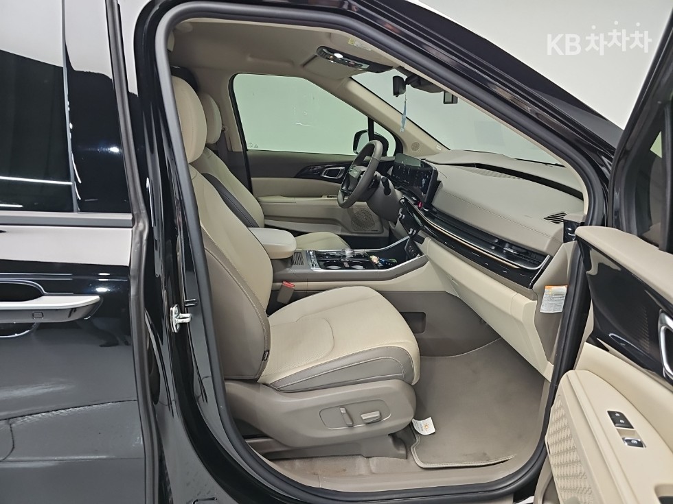Kia Carnival — miniaturë 18