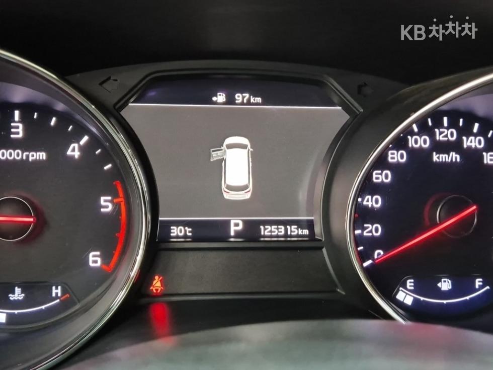 Kia Carnival — miniaturë 6