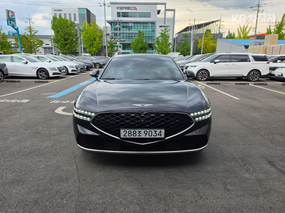Genesis G90