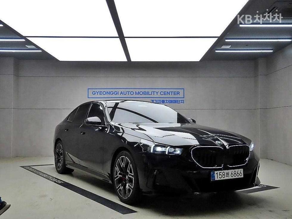 2026 BMW 5 series 530i xDrive M Sport Pro SE