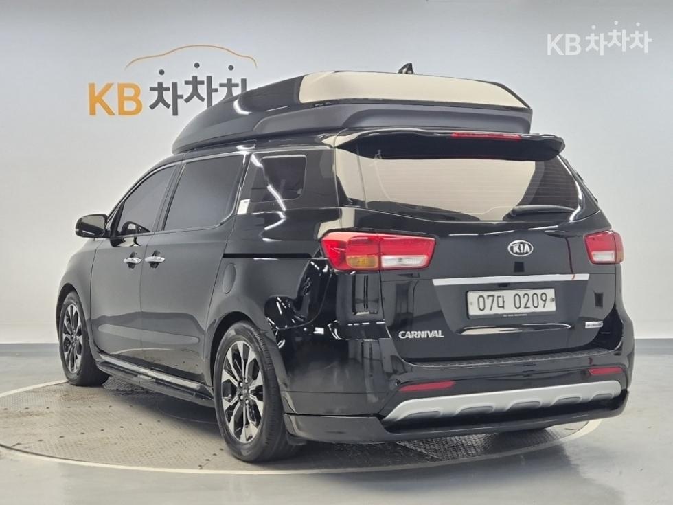 Kia Carnival — miniaturë 2