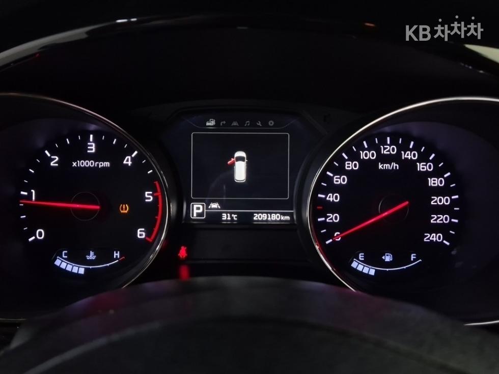 Kia Carnival — miniaturë 6