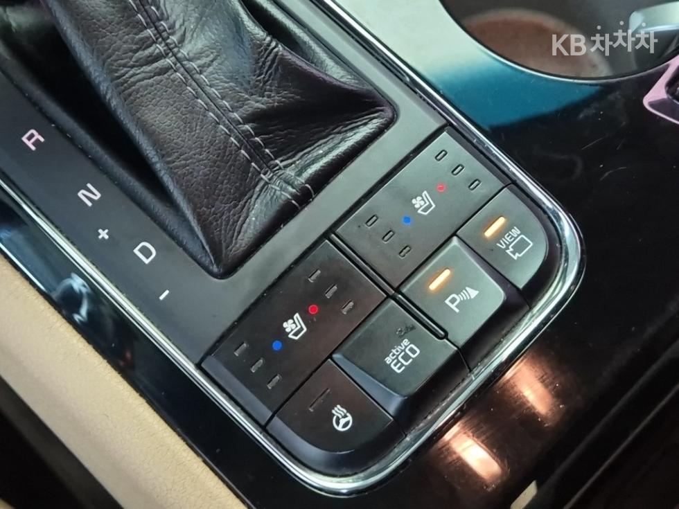 Kia Carnival — miniaturë 17