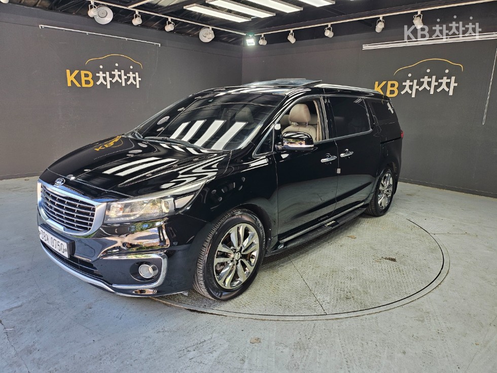 Kia Carnival — miniaturë 2