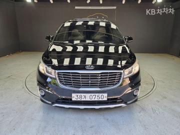 Kia Carnival 9  seats 2.2  diesel  noblesse — foto 1