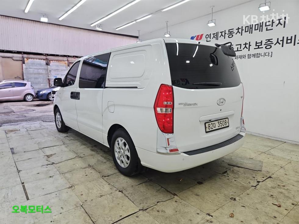 Hyundai Starex — miniaturë 5