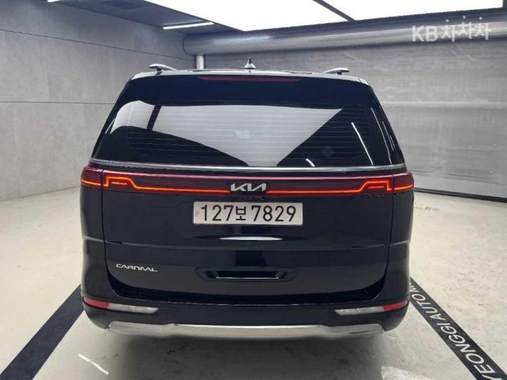Kia Carnival — miniaturë 3