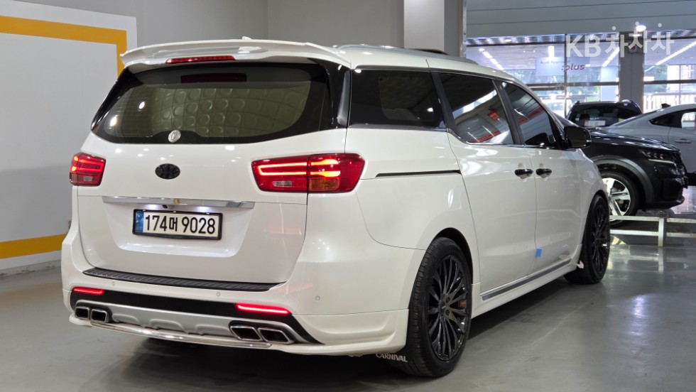 Kia Carnival — miniaturë 6