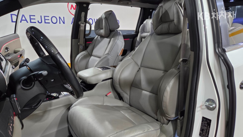 Kia Carnival — miniaturë 8