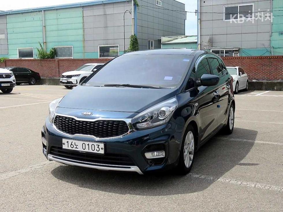 Kia Carens — miniaturë 2
