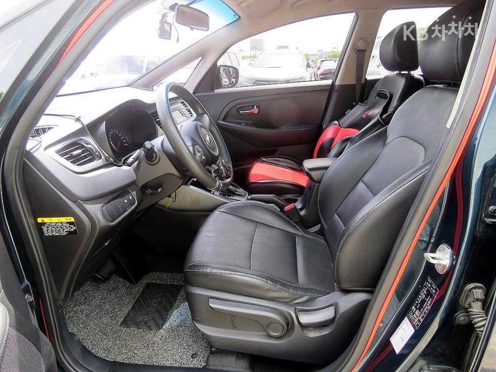 Kia Carens — miniaturë 6